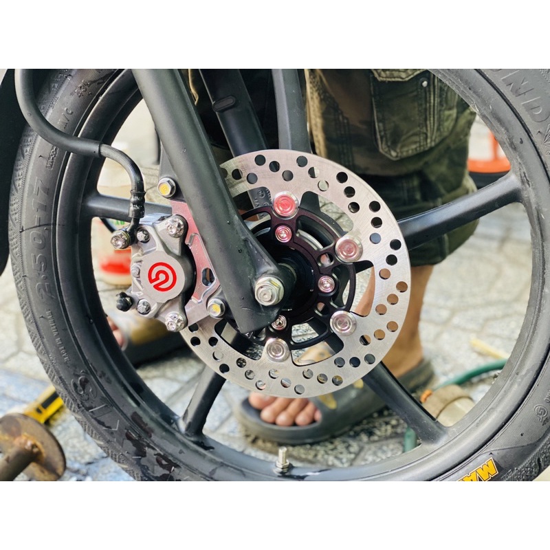 Đĩa thắng Brembo size 220 có trước và sau