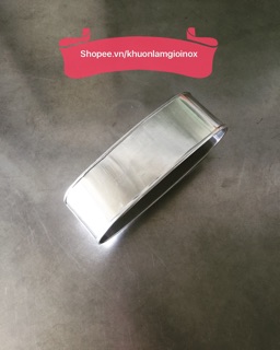 Khuôn oval size 20 cm