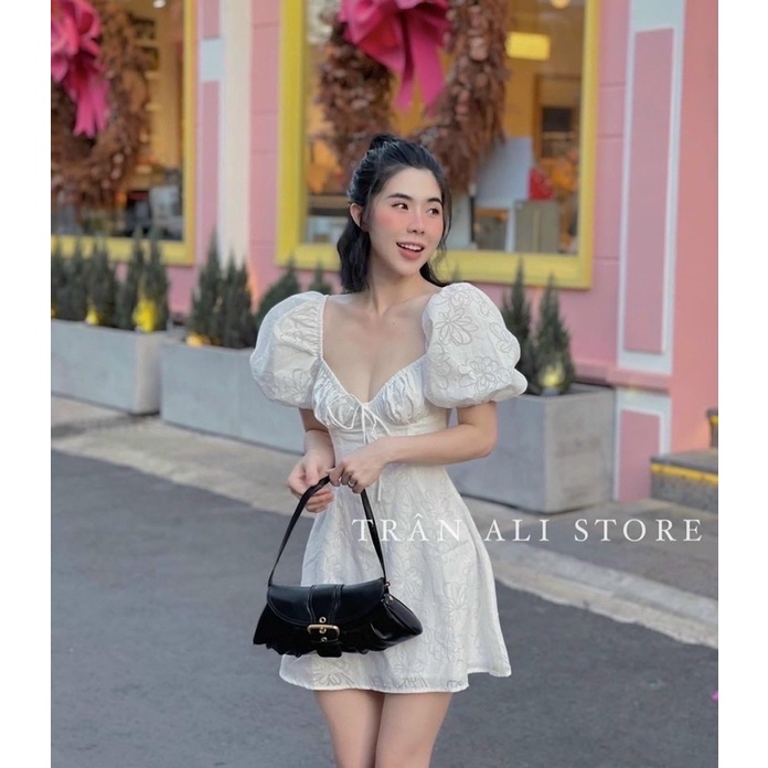 ĐẦM TRẮNG HOA NỔI  NHÍU CÚP NGỰC TAY BỒNG