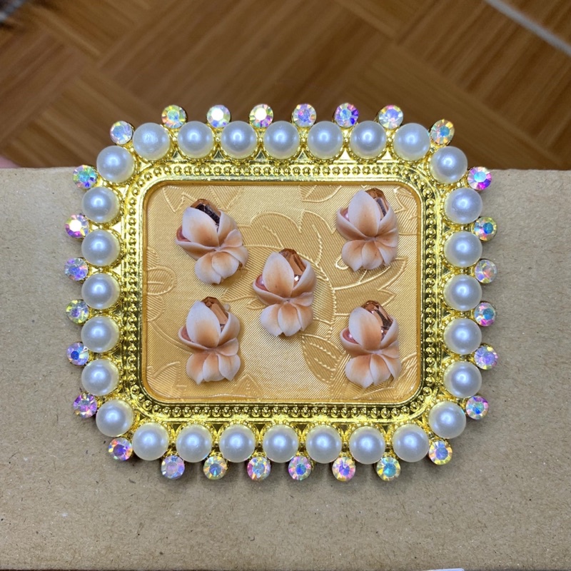 Hoa bột Ly 7 cánh gắn móng trang trí nail