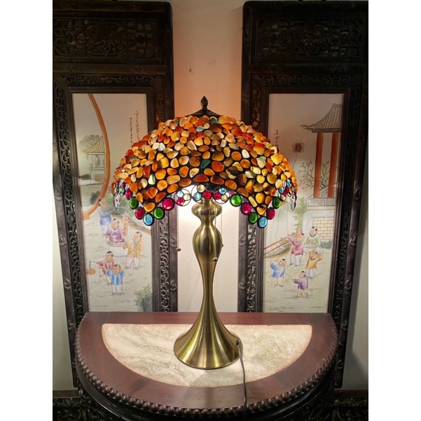 Đèn bàn Tifany chao đá