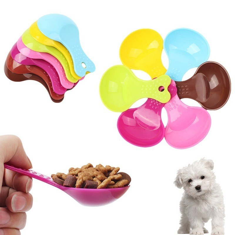 Thìa xúc thức ăn cho thú cưng làm từ nhựa kích thước 10.5cm*7.3cm nhiều màu sắc