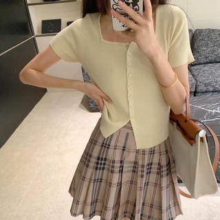 Áo montoghi cổ vuông