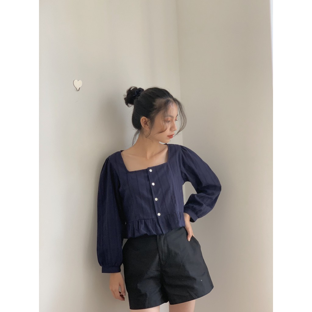 [Mã WASKT304 giảm 15% tối đa 30K đơn 99K] Áo ren cổ vuông cúc trai TKA207 1994closet | BigBuy360 - bigbuy360.vn