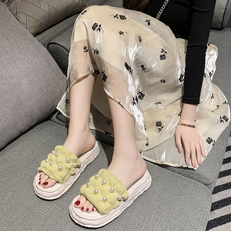 Hàng Có Sẵn ~ Dép Sandal Đế Dày Mềm Mại Đính Ngọc Trai Thời Trang Mùa Hè Bán Chạy Dành Cho Bạn Nữ Mang Ngoài Trời