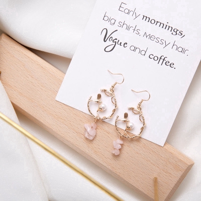 Đôi bông tai dáng dài gắn vòng cung đính ngọc và hình chim cho nữ