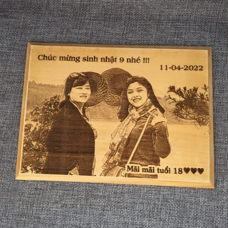 khung hình khắc theo yêu cầu