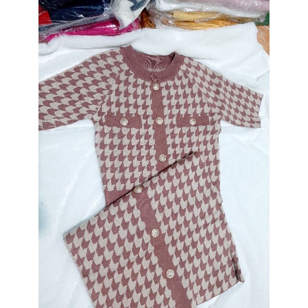 Đầm len body kẻ sọc ziczac tay ngắn