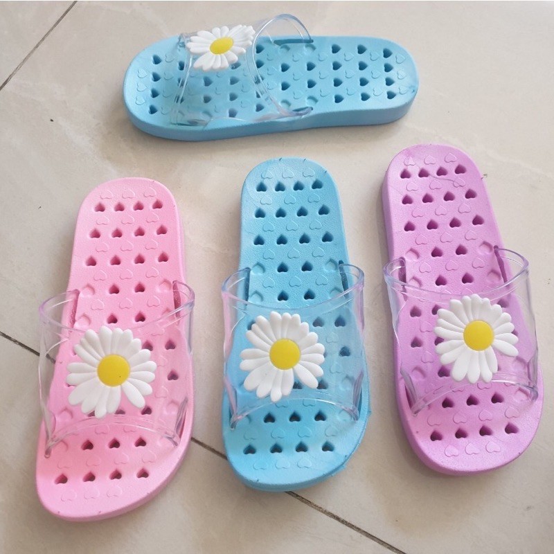 Dép lỗ hoa cúc size 36-40