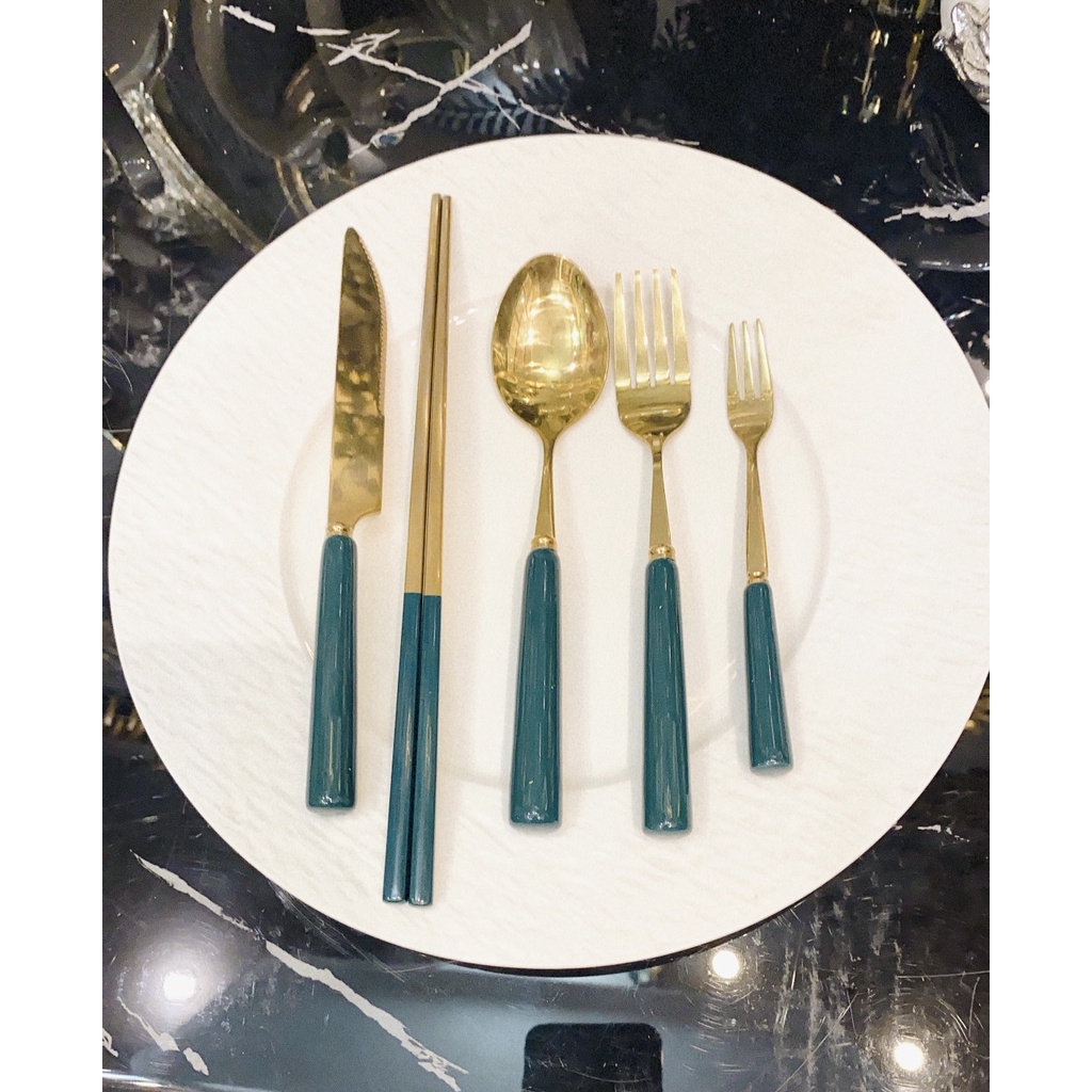 Thìa, đũa, dĩa, dao phong cách Bắc Âu cao cấp, thiết kế tinh tế độc đáo, màu vàng cán sứ xanh đầm tay, tiện dụng