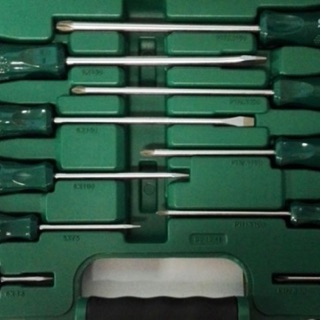 BỘ TUA VÍT 10 CHI TIẾT SATA 09304E