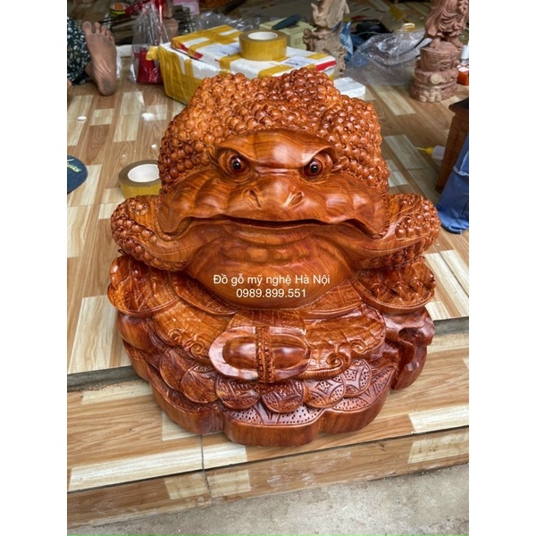 Tượng con cóc thiềm thừ gỗ hương rộng 48cm