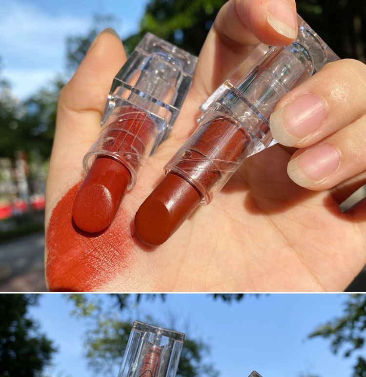 Son Lì Trang Điểm Phủ Sương Vỏ Hình Vuông Trong Suốt