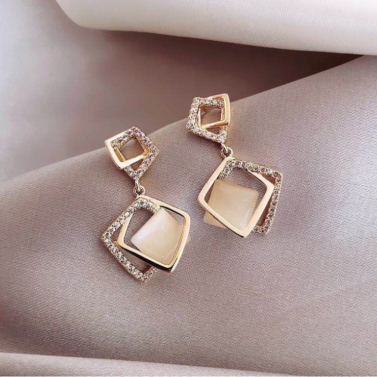 Bông tai nữ Hàn Quốc chất liệu hợp kim đính đá không gỉ phụ kiện thời trang kiểu dáng trẻ trung cá tính