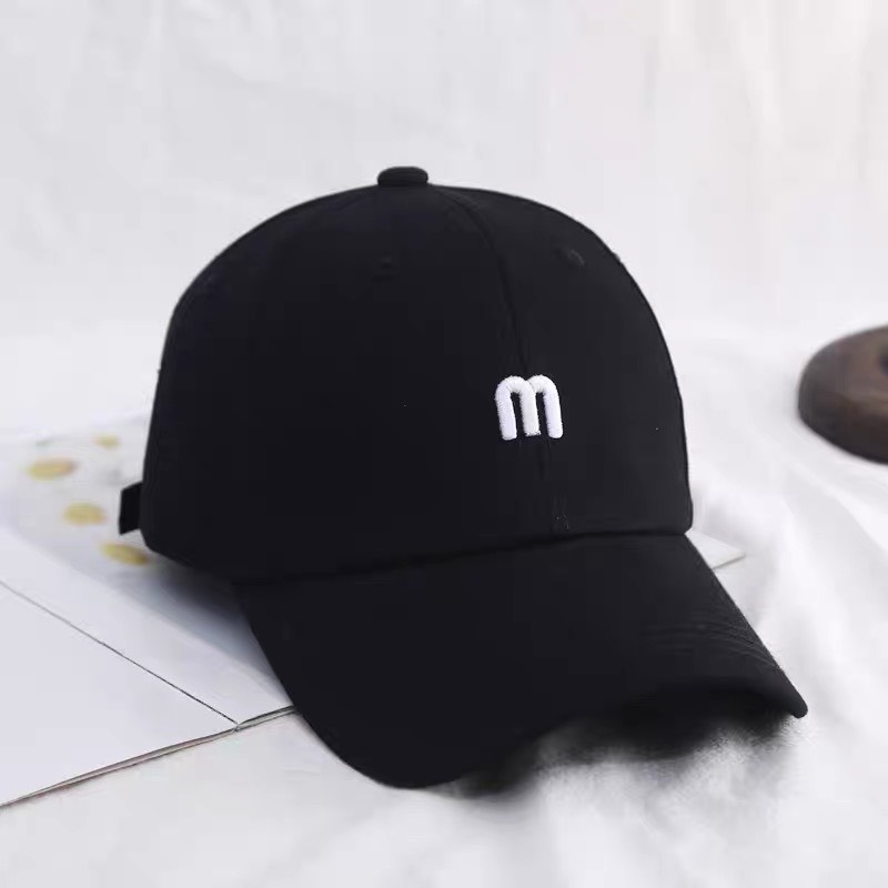 Mũ nón lưỡi trai thêu chữ M phong cách Unisex Hàn Quốc