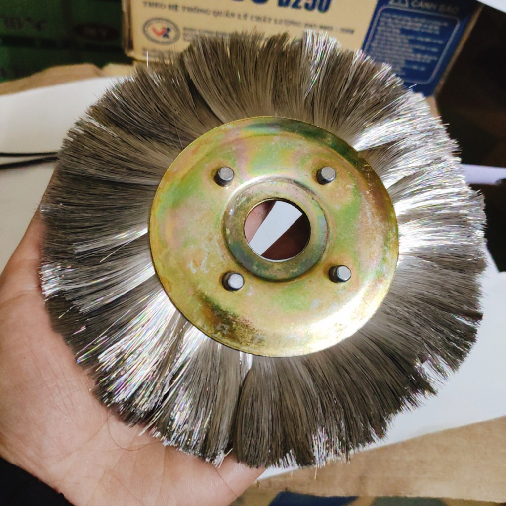 Bánh cước inox 100-125-150-200mm, đánh khe kẽ, sợi cước inox mềm chà kim loại