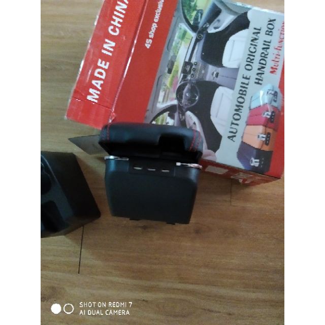 Hộp Tỳ Tay, bệ tỳ tay Xe Toyota Wigo 2018 đến 2020 màu đen có cổng cắm USB (ko cần bắt vít)