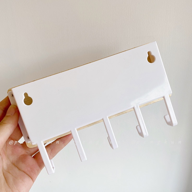 Kệ gỗ gắn tường có móc treo đồ đa năng tiện dụng