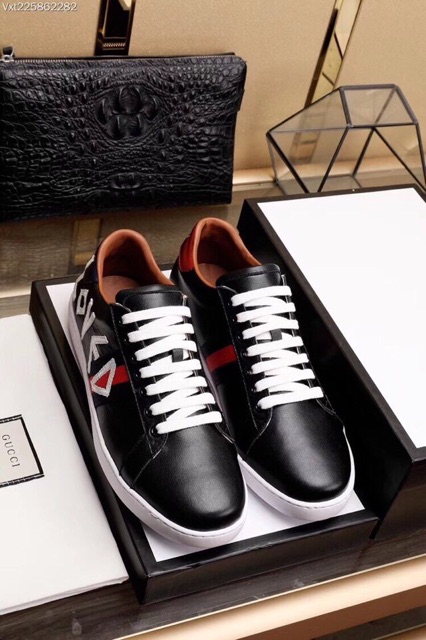 Giày nam các hãng