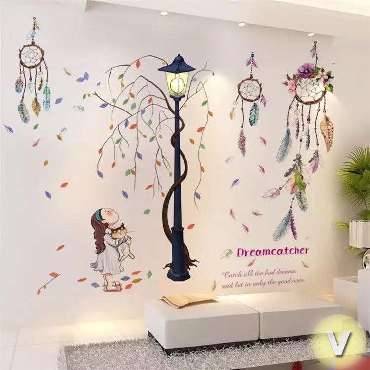 Decal dán tường Cô gái và vòng bắt giấc mơ