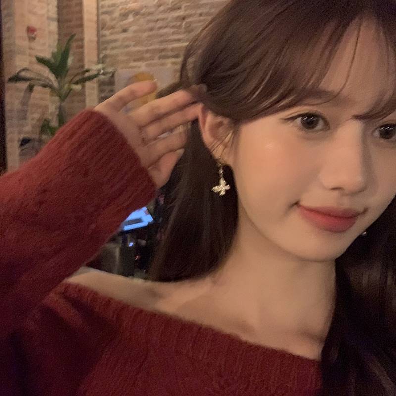 Khuyên Tai Dáng Dài Đính Ngọc Trai Hình Bướm Sang Trọng Phong Cách Hàn Quốc 2022