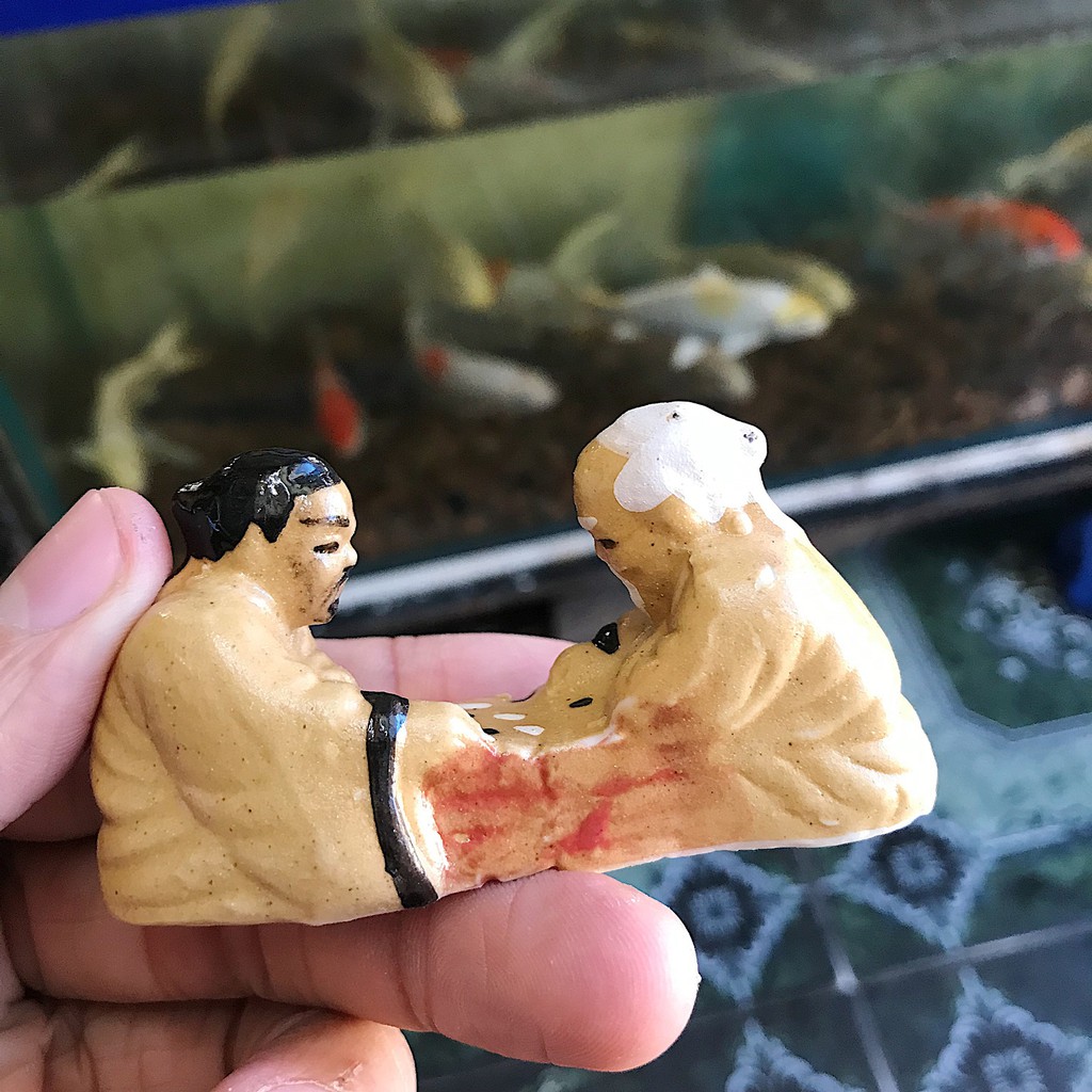 HAI ÔNG ĐÁNH CỜ TRANG TRÍ HỒ CÁ NON BỘ 9x3x4CM