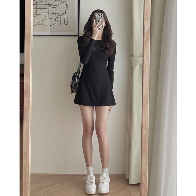 Đầm thun trơn basic tay dài cổ tròn hở lưng ngắn trên gối dáng xòe