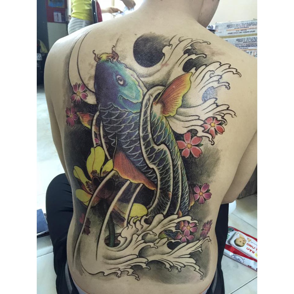 Hình xăm dán kín lưng cá chép màu xanh 34x48cm- tặng bắp tay tattoo 12x19cm