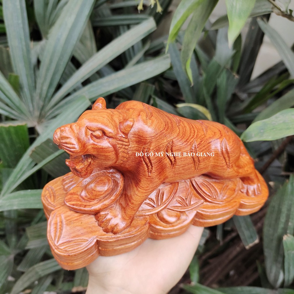 Tượng con hổ bằng gỗ hương 20 cm