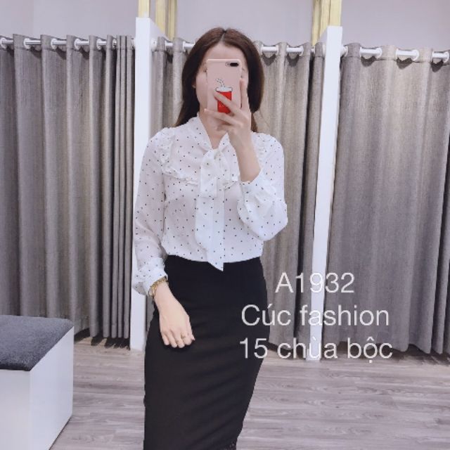 Sơ mi chấm bi cổ thắt nơ