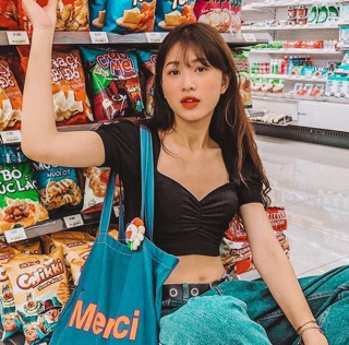 Áo croptop nhún ngực