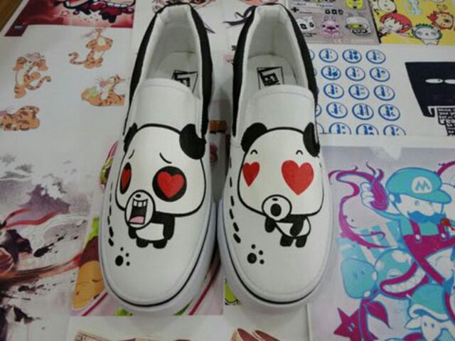 Giày vẽ tay đáng yêu ( các mẫu sắc trắng) | BigBuy360 - bigbuy360.vn