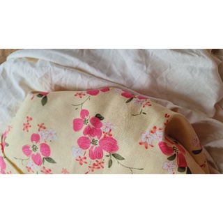 Vải Linen bột hoa trang nền vàng mơ
