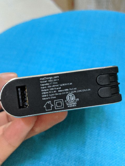 Sạc dự phòng hàng Mỹ Mycharge kèm sẵn cáp Micro/Type C Quick Charge 3.0