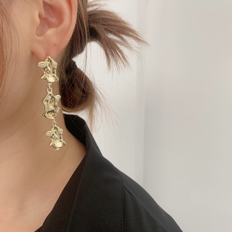 Khuyên tai vàng nữ sang chảnh