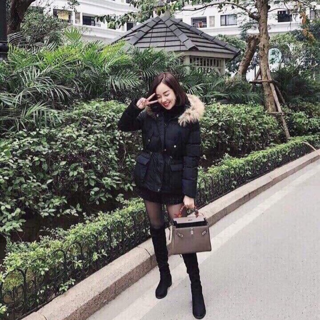 Áo khoác phao mũ lông rút eo siêu đẹp, siêu ấm. Đủ màu đen, trắng, nâu, rêu kèm hình chụp thật chất đẹp lắm nhé! Hiiiiii