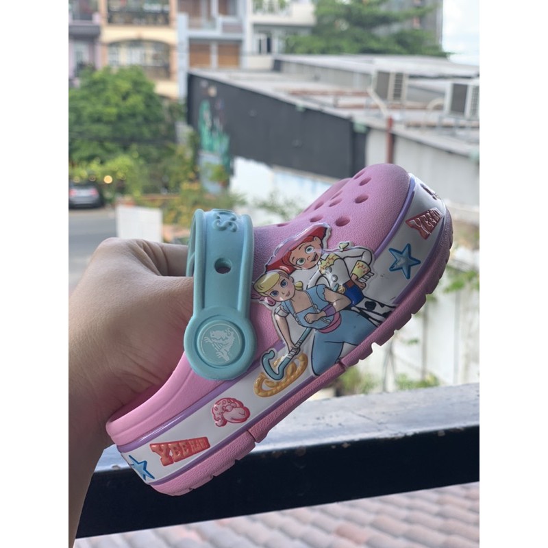 Thanh lý dép Crocs Toy Story 4 Authentic size C7 mất đèn