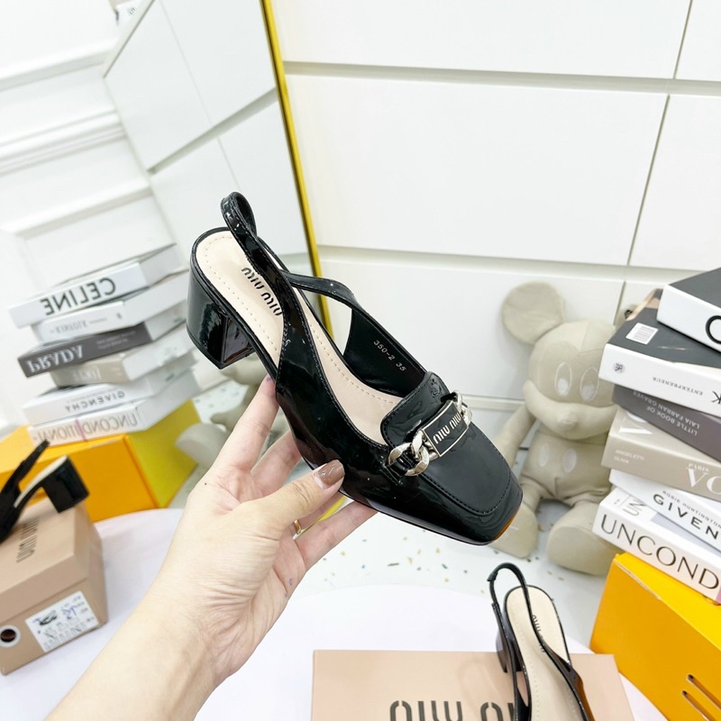 Giày Cao Gót MIUMIU Đế Vuông Hở Gót Tag Bạc Hàng Chuẩn Fullbox Bill