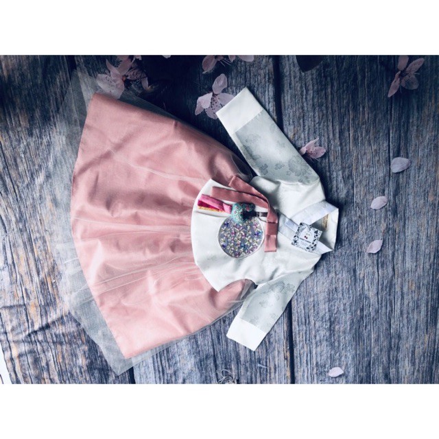 Hanbok cho bé