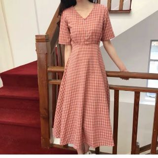 Váy kẻ cổ v vintage