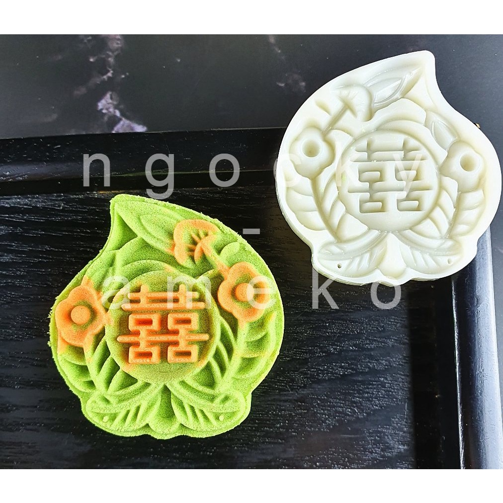 NQ50-024- KHUÔN LÒ XO BÁNH TRUNG THU / BÁNH DỨA  HÌNH QUẢ ĐÀO 50G