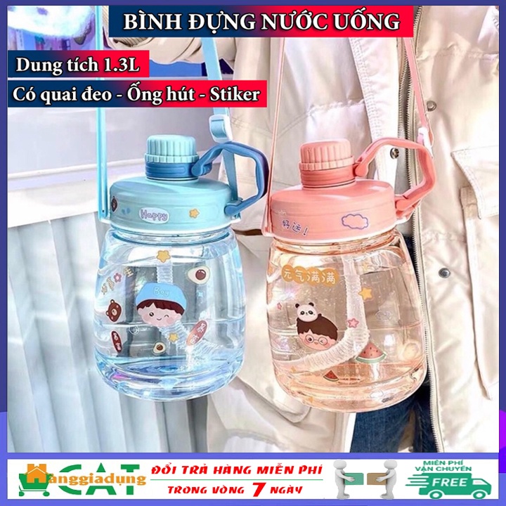 Bình nước 1,3L - Bình đựng nước uống cute cho bé có ống hút, stiker ngộ nghĩnh và quai đeo chéo tiện lợi