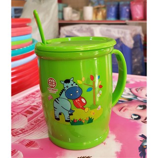 Cốc uống nước có nắp và thìa