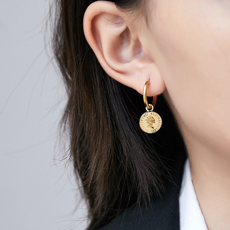 Khuyên tai tròn titan không gỉ mặt vuông hoa hồng mặt tròn nữ hoàng (1 đôi)