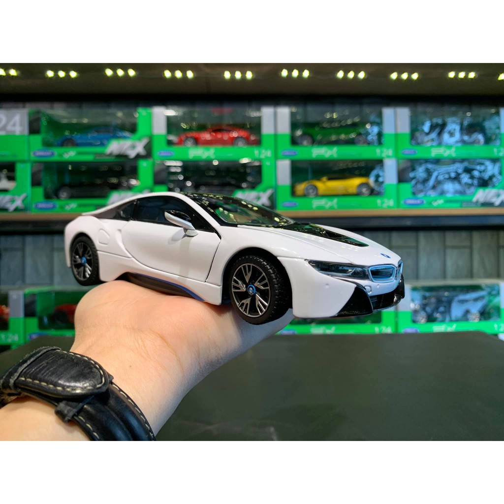 Mô hình xe ô tô siêu xe BMW I8 Hãng Rastar tỉ lệ 1:24 màu trắng