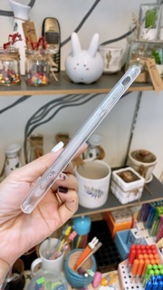Ốp iphone trong veo- hãng Vucase