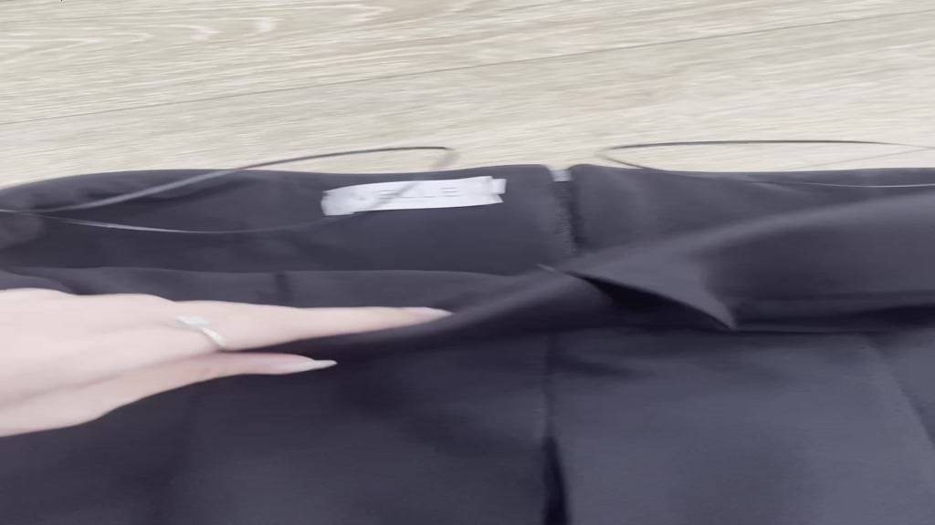 VELLE DESIGN Áo cup ngực Rosy thiết kế cao cấp, chất vải Terin Hàn dày dặn co giãn tốt | BigBuy360 - bigbuy360.vn