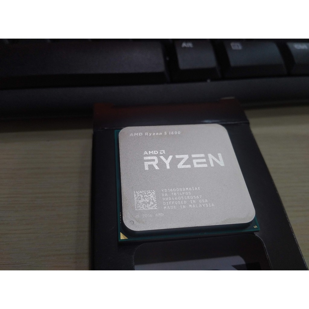 CPU máy bàn AMD Ryzen 5 1600 hàng tray kèm fan stock (socket AM4)