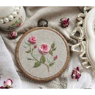 Khung thêu nhựa vân gỗ