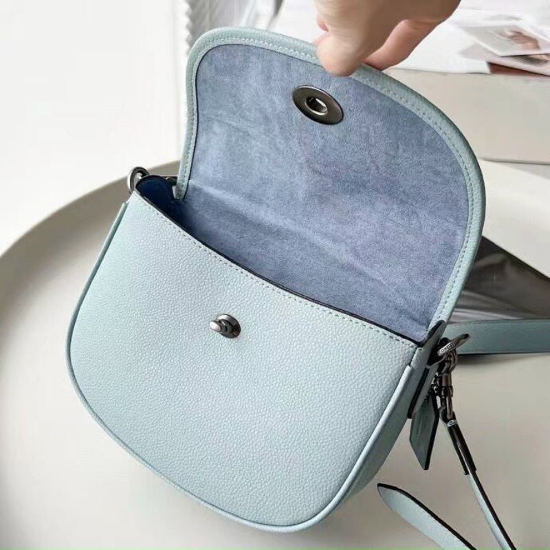 Túi COACH Willow Saddle có 5 màu